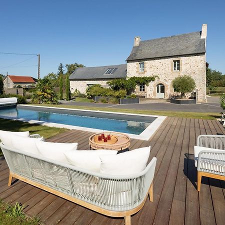 Manoir De La Nogrie - Chambre De Charme Avec Acces Privatif - Piscine Chauffee Sur Domaine 5 Etoiles Val-d'Ize Luaran gambar