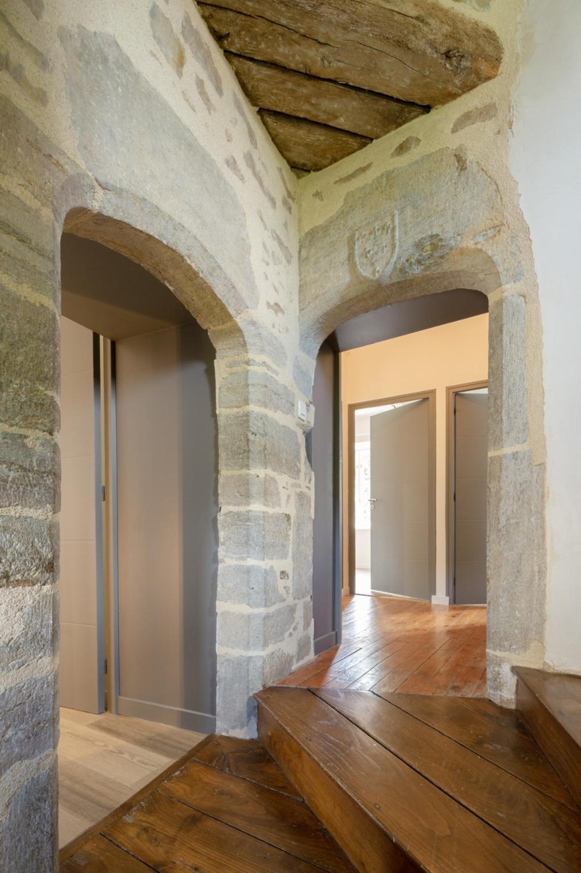 Manoir De La Nogrie - Chambre De Charme Avec Acces Privatif - Piscine Chauffee Sur Domaine 5 Etoiles Val-d'Ize Luaran gambar